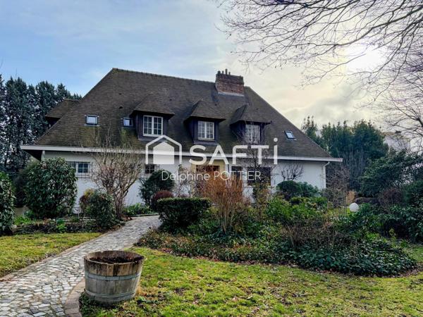 Maison de maître de 232m2 + sous sol total + maison indépendante de 44m2