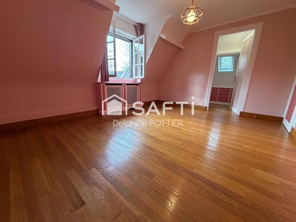 Maison de maître de 232m2 + sous sol total + maison indépendante de 44m2