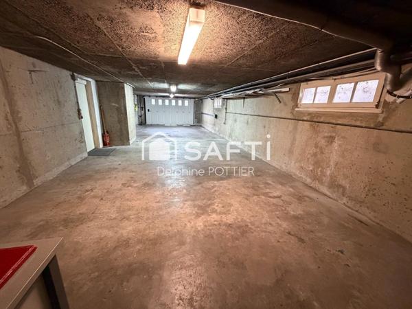 Maison de maître de 232m2 + sous sol total + maison indépendante de 44m2