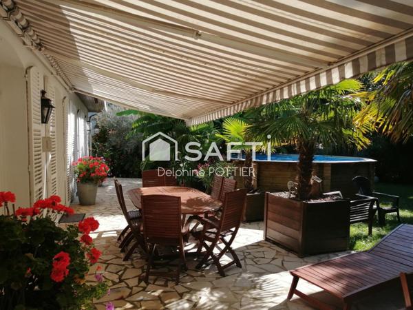 Maison de maître de 232m2 + sous sol total + maison indépendante de 44m2