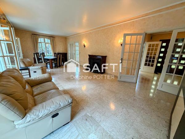 Maison de maître de 232m2 + sous sol total + maison indépendante de 44m2