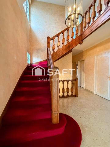 Maison de maître de 232m2 + sous sol total + maison indépendante de 44m2