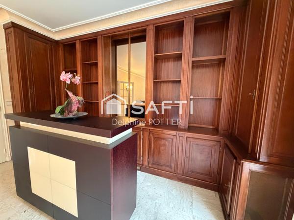 Maison de maître de 232m2 + sous sol total + maison indépendante de 44m2