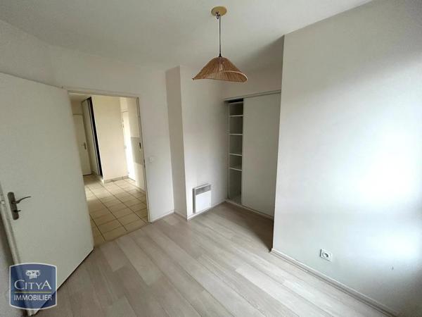 Appartement à louer 3 pièces 57.34m² Tours (37000)