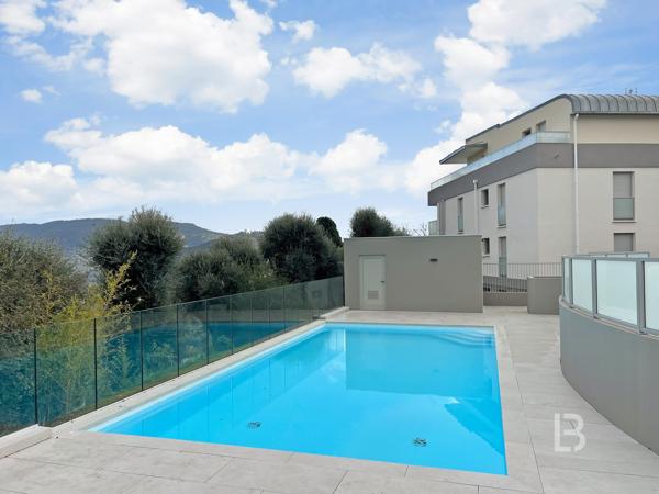 Nice Rimiez 2 pièces Dernier Etage entièrement rénové avec Balcon