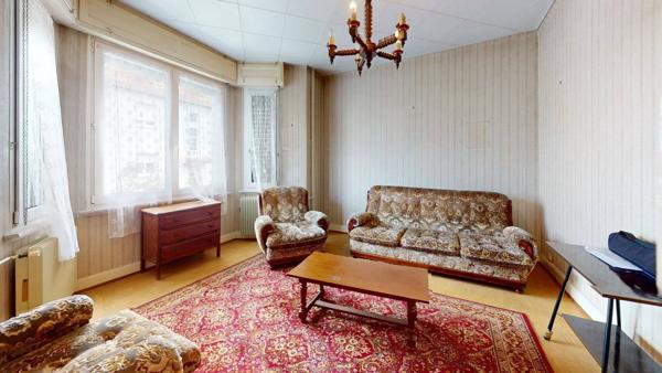 À Vendre : Charmante maison mitoyenne de 146 m² avec potentiel d’aménagement