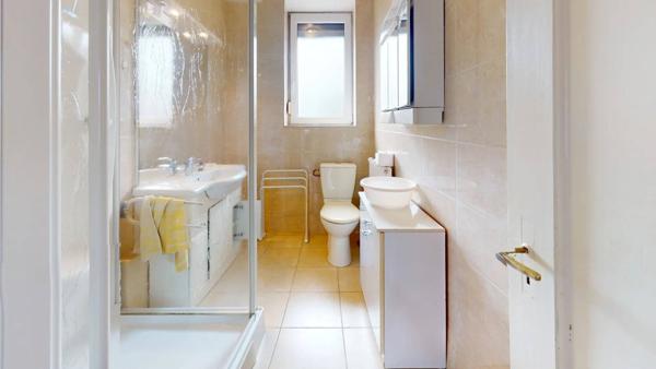 À Vendre : Charmante maison mitoyenne de 146 m² avec potentiel d’aménagement