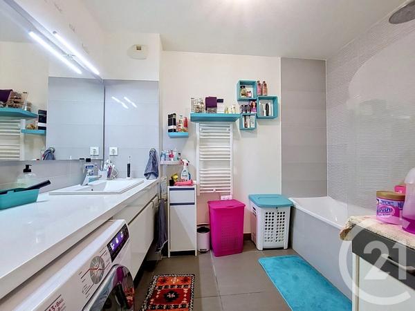 Appartement T3 à vendre  3 pièces - 68,60 m 2   LE BARCARES  - 66