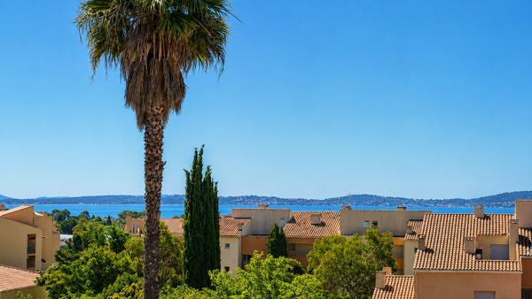 T4 Carqueiranne magnifique vue mer résidence sécurisée avec piscine