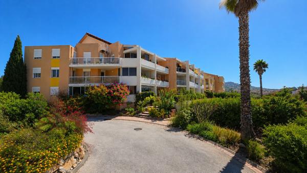 T4 Carqueiranne magnifique vue mer résidence sécurisée avec piscine