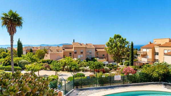 T4 Carqueiranne magnifique vue mer résidence sécurisée avec piscine