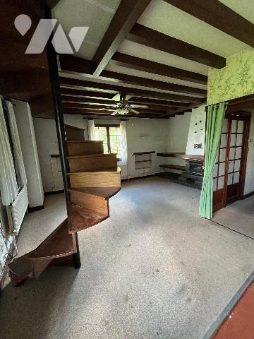 A GIVORS (Rhône), Montée de Badin, une maison à usage d'habitation sur deux étages, terrasse,jardin.