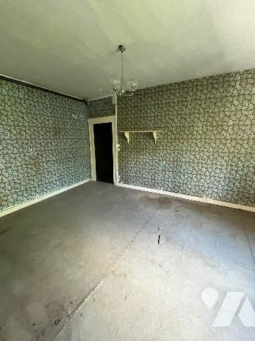 A GIVORS (Rhône), Montée de Badin, une maison à usage d'habitation sur deux étages, terrasse,jardin.