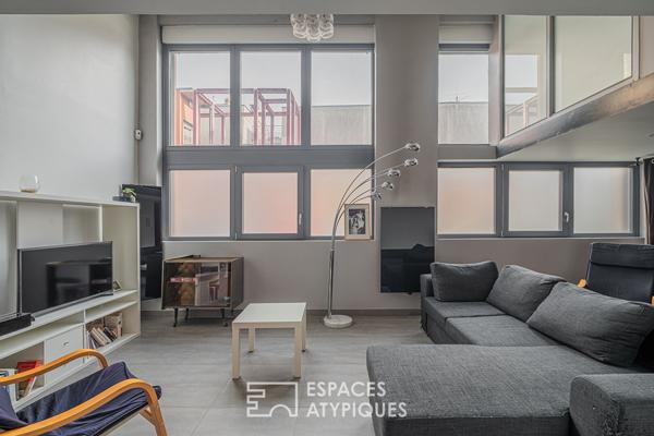 Appartement loft en duplex et petite terrasse coté cour 77 m2