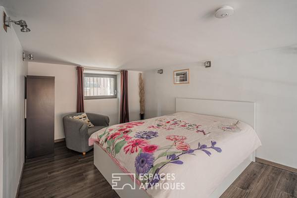 Appartement loft en duplex et petite terrasse coté cour 77 m2