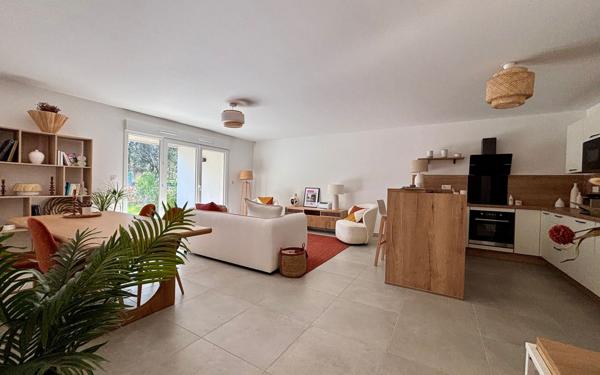 Appartement à vendre    3 pièces • 75 m2 Nîmes