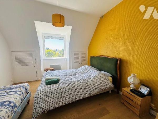 Maison familiale avec vue mer et accès direct à la plage, cette agréable maison familiale offre...