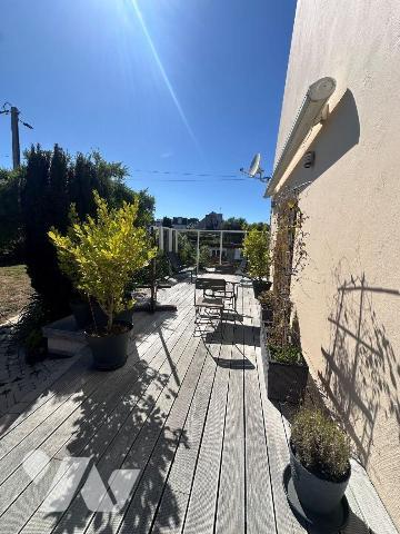 Maison familiale avec vue mer et accès direct à la plage, cette agréable maison familiale offre...
