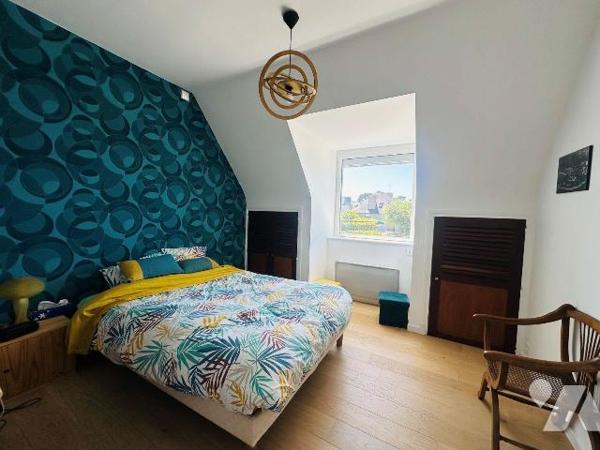 Maison familiale avec vue mer et accès direct à la plage, cette agréable maison familiale offre...