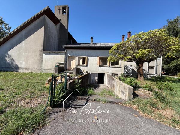 MAISON FAMILIALE AU BEAU POTENTIEL A CHAMP-SUR-DRAC