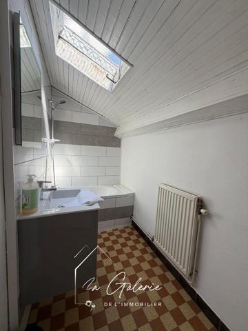 MAISON FAMILIALE AU BEAU POTENTIEL A CHAMP-SUR-DRAC