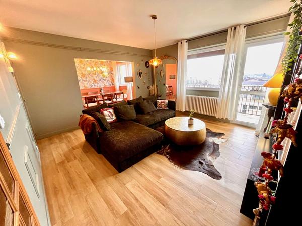 F5 DEVANT-LES-PONTS avec balcon et garage