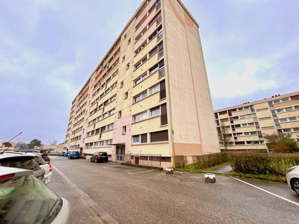 F5 DEVANT-LES-PONTS avec balcon et garage