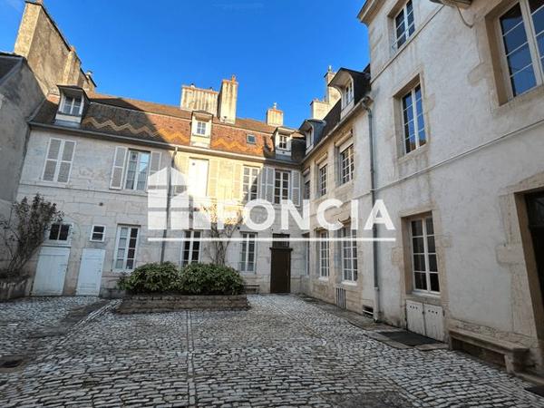 Location Appartement 2 pièces 51.5 m² - 9 RUE DU PALAIS Dijon 21000