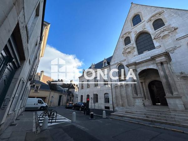 Location Appartement 2 pièces 51.5 m² - 9 RUE DU PALAIS Dijon 21000