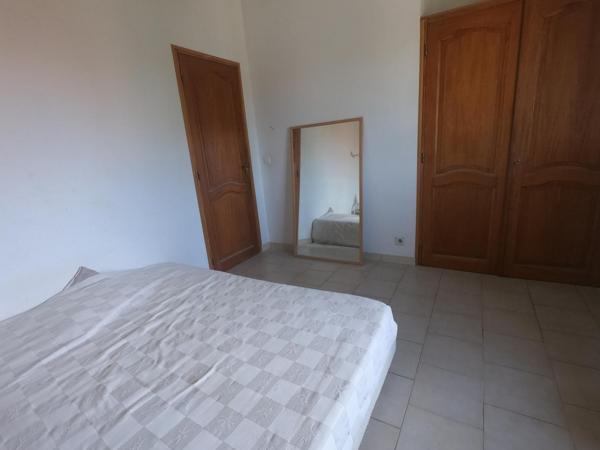 Saint-Cyr-sur-Mer, Villa sur un terrain arboré