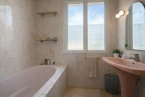 EXCLUSIVITE LA ROCHELLE MAISON 4 CHAMBRES JARDIN TERRASSE  La rochelle
