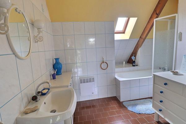Maison familliale en plein Bourg