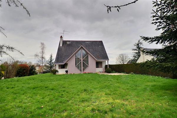 Maison familliale en plein Bourg