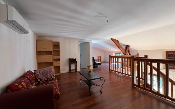 Maison à vendre    4 pièces • 166 m2 Roquefort