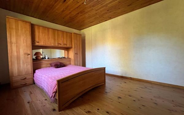 Maison à vendre    4 pièces • 166 m2 Roquefort