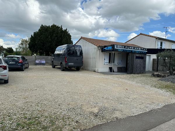 À LOUER - LOCAL COMMERCIAL / BUREAUX  33 m²  CHAURAY