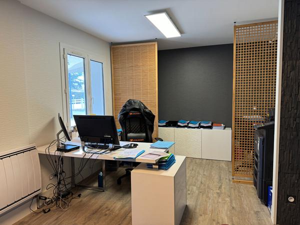 À LOUER - LOCAL COMMERCIAL / BUREAUX  33 m²  CHAURAY