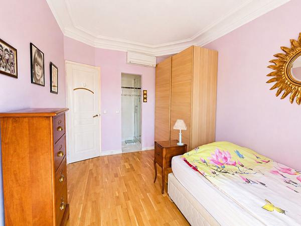 Appartement Paris 3 pièce(s) 50.80 m2