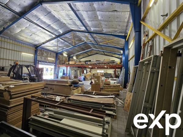 A VENDRE HANGAR ZONE DE LA MARE