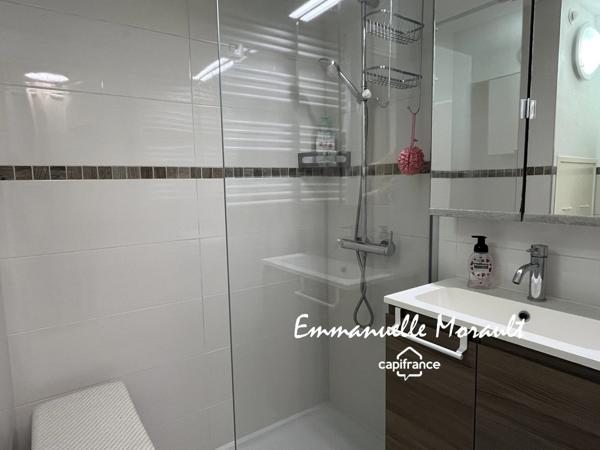 Mazet à vendre 1 pièce avec mezzanine à BAGNOLS EN FORET (83)