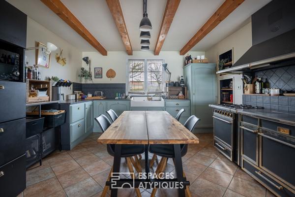 Maison de plain-pied de caractère avec piscine