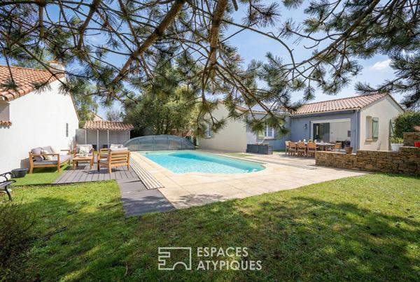 Maison de plain-pied de caractère avec piscine