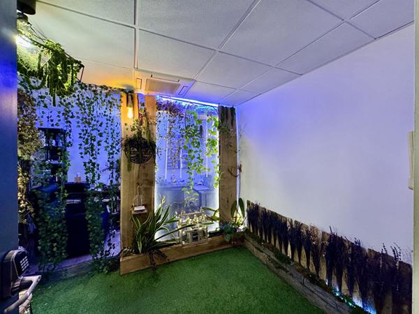 LOCAL COMMERCIAL 194 m² aucun travaux Avignon