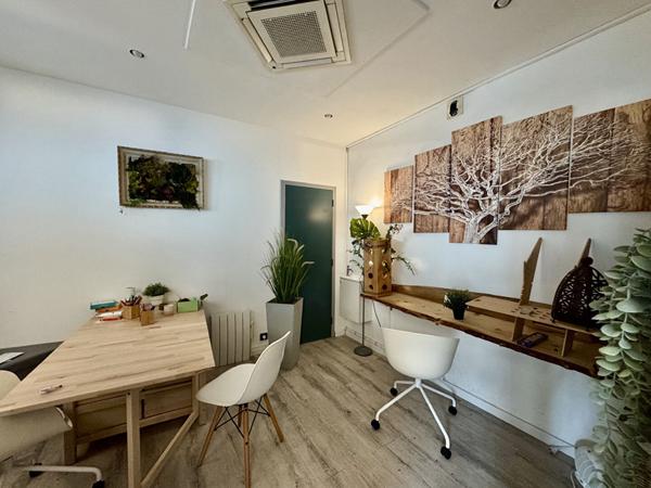 LOCAL COMMERCIAL 194 m² aucun travaux Avignon