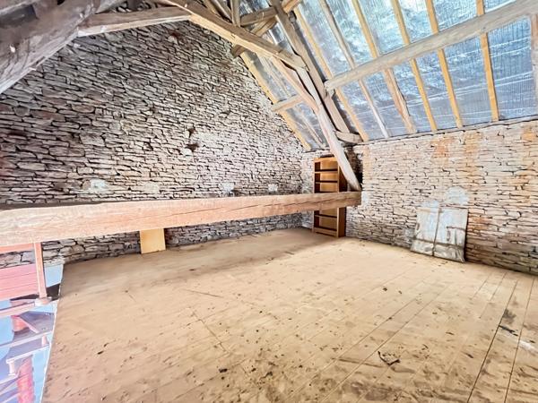 Maison à vendre 4 pièces + Dépendance - Entre ST GENGOUX LE NATIONAL et CLUNY (71) - Terrain de 600 m²