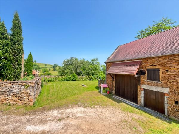 Maison à vendre 4 pièces + Dépendance - Entre ST GENGOUX LE NATIONAL et CLUNY (71) - Terrain de 600 m²