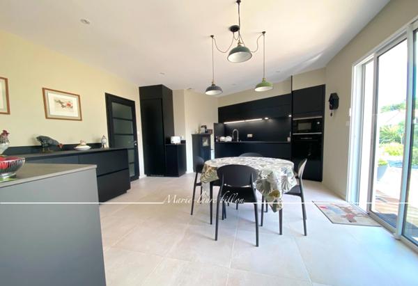 Maison à vendre 7 pièces SAINT GILLES CROIX-DE-VIE, grande maison familiale avec piscine et sa parcelle de 2224 m2.