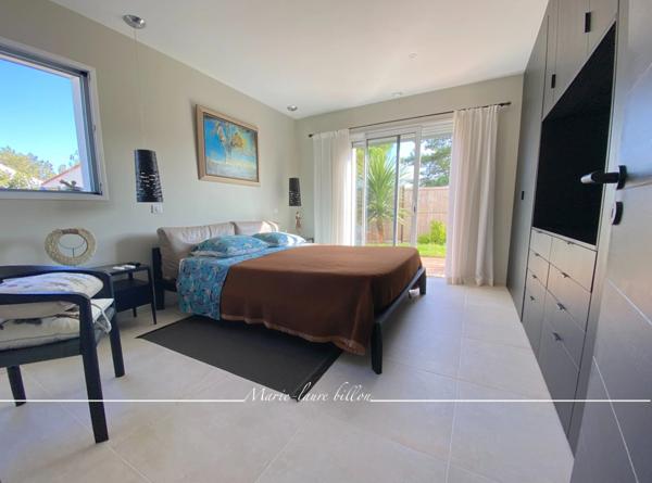 Maison à vendre 7 pièces SAINT GILLES CROIX-DE-VIE, grande maison familiale avec piscine et sa parcelle de 2224 m2.