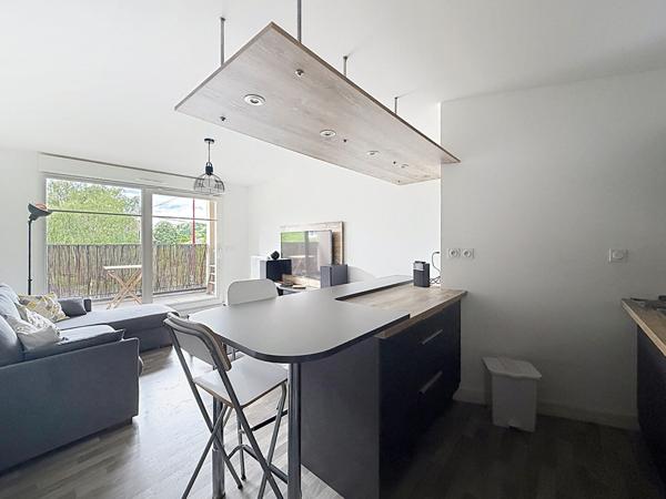 Joli Appartement Villieu Loyes Mollon 2 pièce(s) 48 m2 plein centre avec terrasse et stationnement sécurisé.