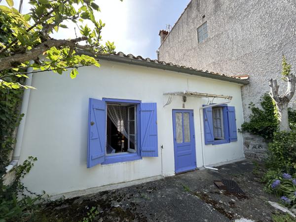 Coquette maison de village au centre de Saissac Saissac (11310)